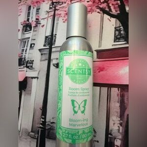 Scentsy Bloom-ing Marvelous Room Spray — Mint Green & Silver